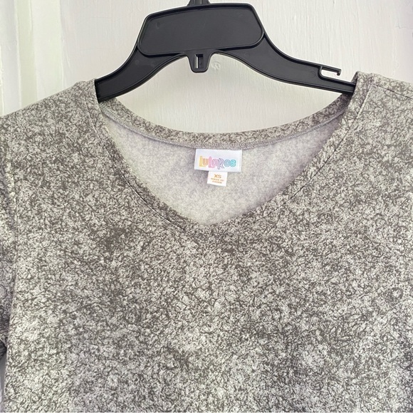 LulaRoe HAZEL Heathered Gray V-Neck Tunic Long Sleeve Tee Size XS - Picture 2 of 4